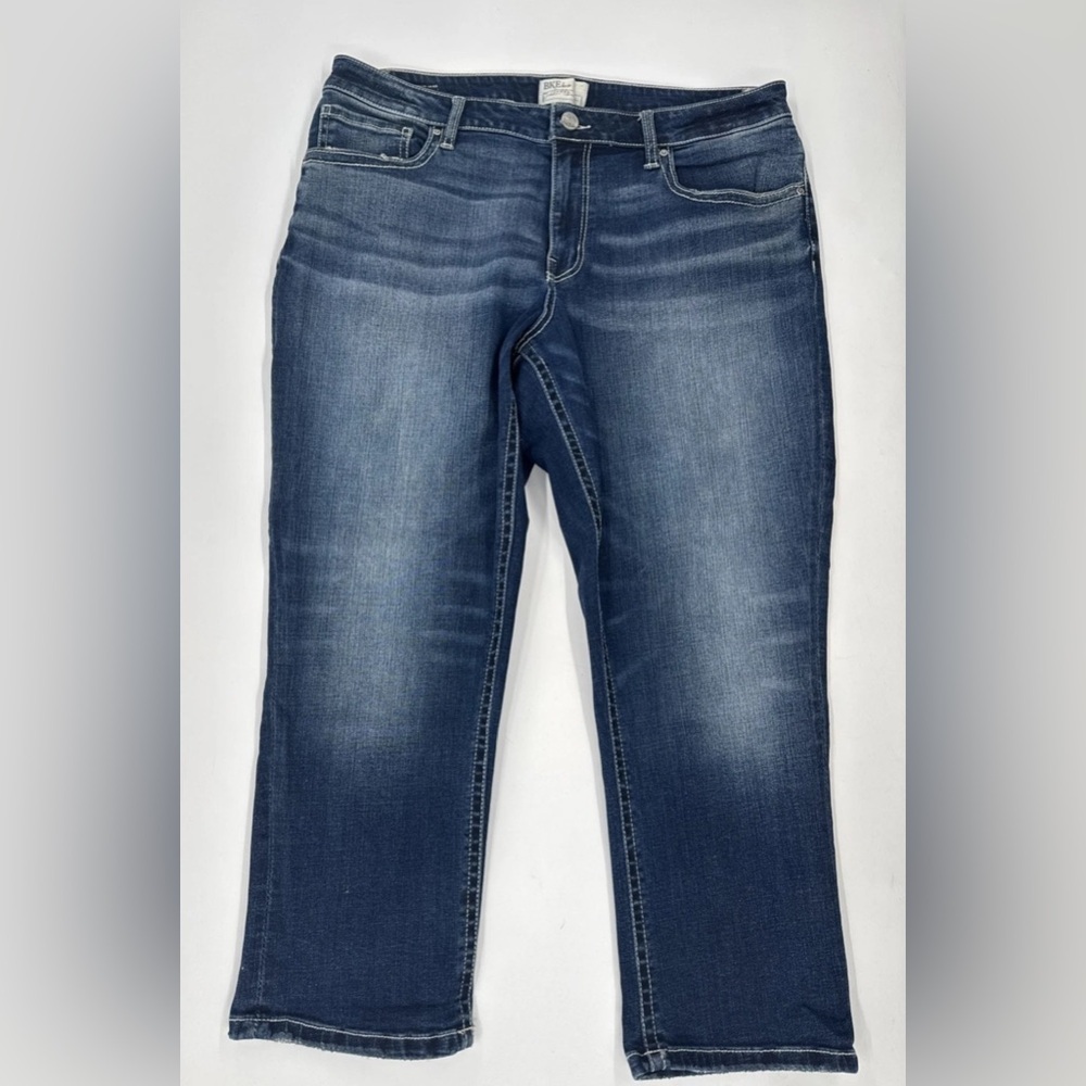 BKE Womens Gabby Jeans Size 32 Stretch Distressed Curvy Fit Straight Crop 34x25